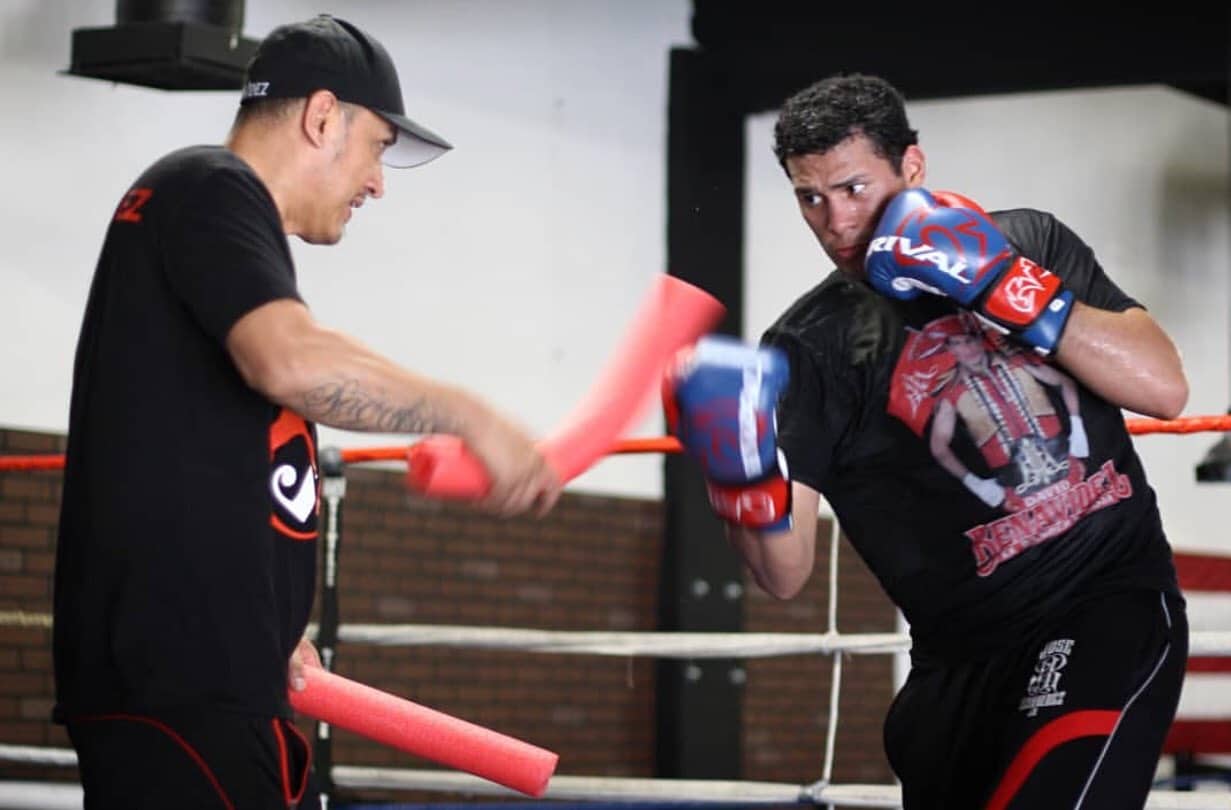 David Benavidez ya entrena a tope para su siguiente pelea.