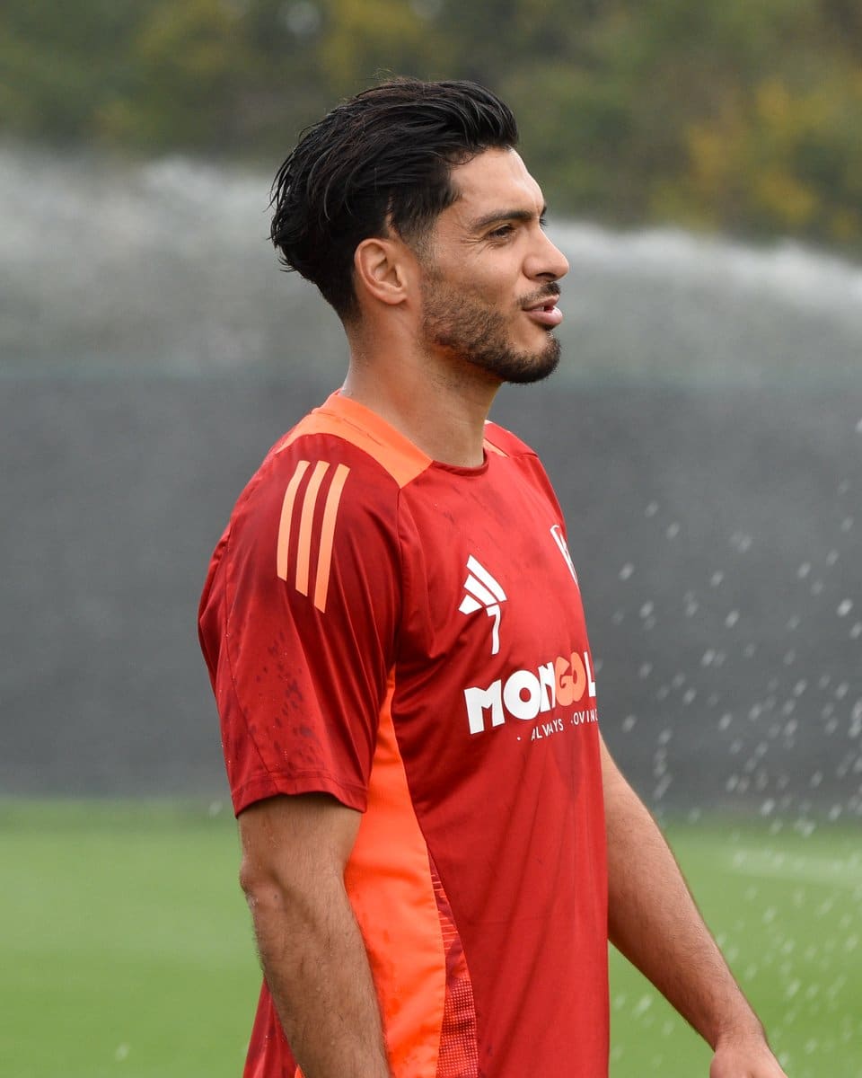 Raúl Jiménez en entrenamiento con el Fulham.