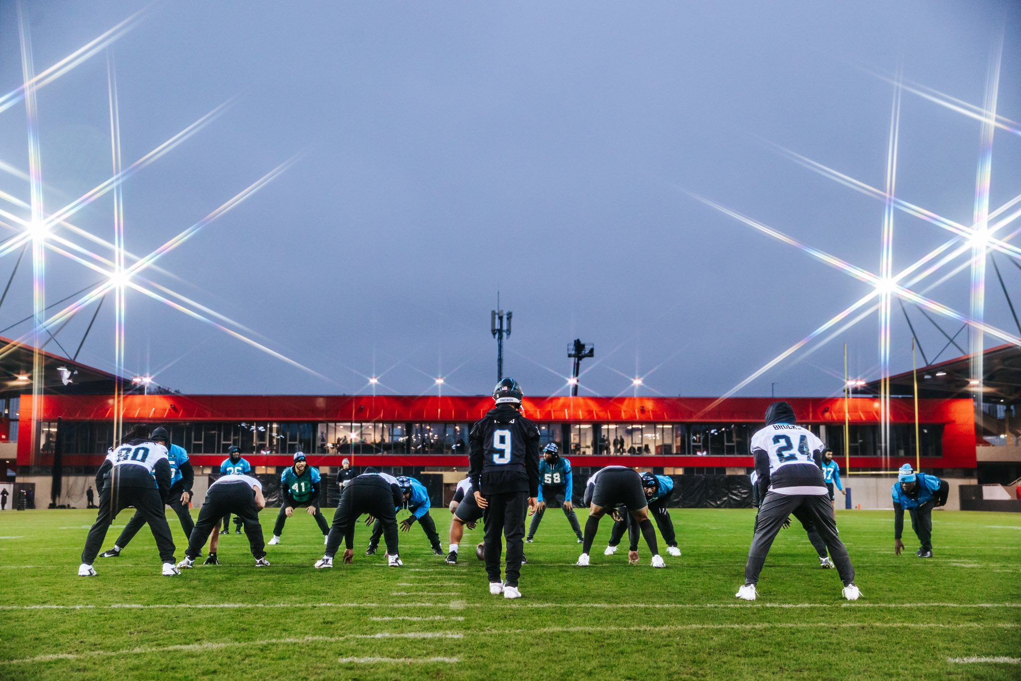 Carolina Panthers ya entrenan en Alemania para este domingo.