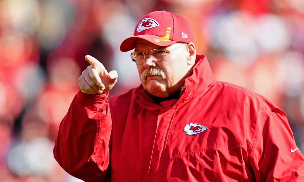 Andy Reid domina la lista de los entrenadores mejor pagados.