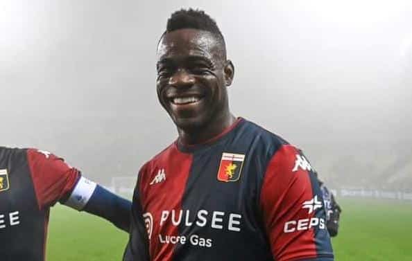 BALOTELLI BUSCA SUMAR MINUTOS EN EL PARTIDO DEL GENOA CFC VS COMO 1907 EN LA JORNADA 12 DE LA SERIE A