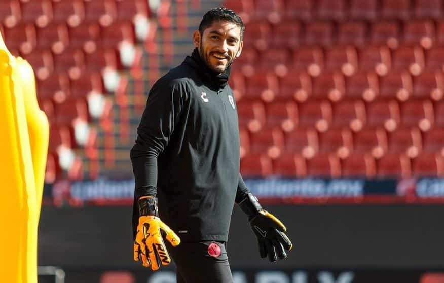 CHUY CORONA SIGUE SUMANDO MINUTOS CON LOS XOLOS TRAS SU SALIDA DEL CRUZ AZUL