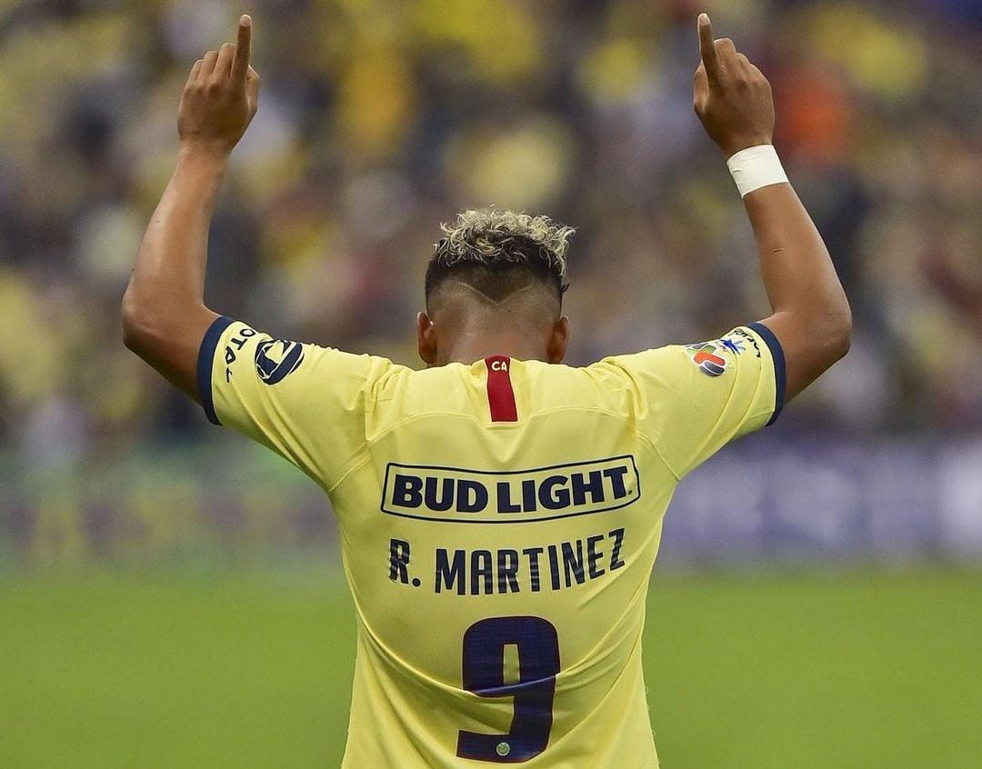 ROGER MARTÍNEZ TUVO UN PASO CON ALTAS Y BAJAS EN EL CLUB AMÉRICA DE LA LIGA MX