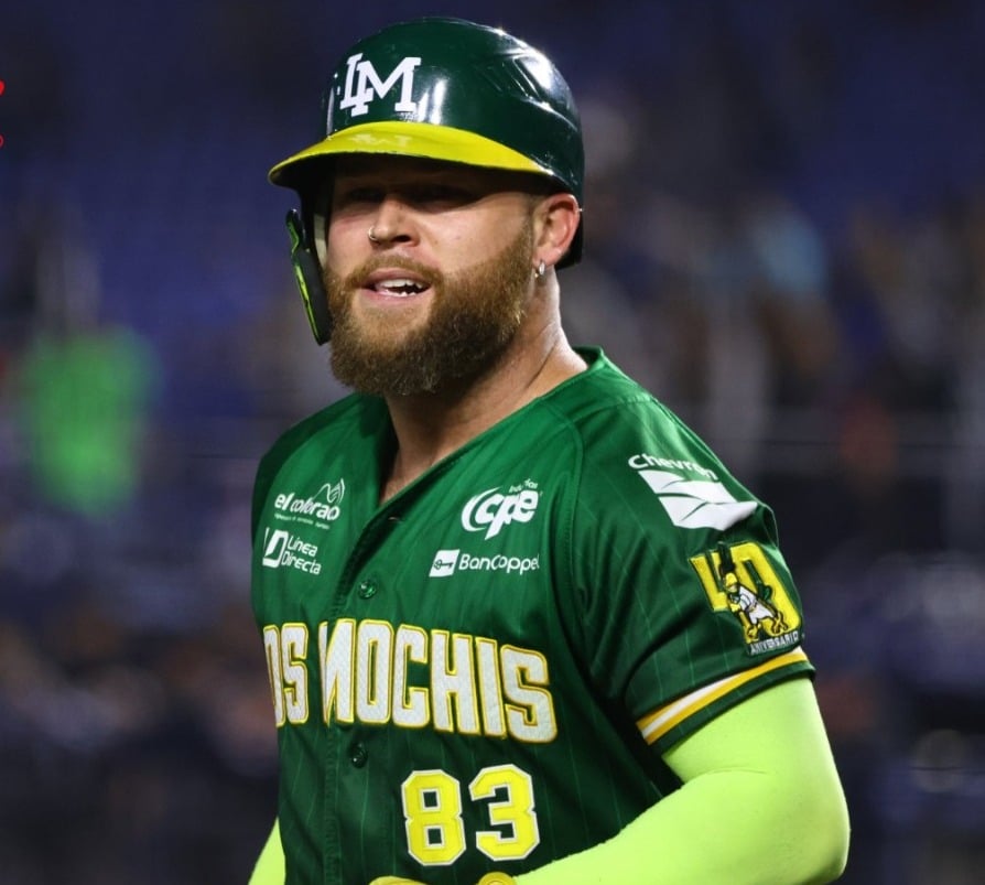 Eric Filia en partido ante los Sultanes de Monterrey.