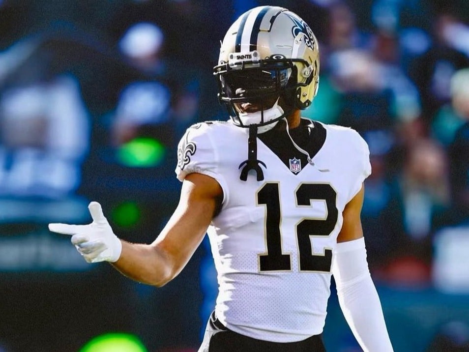 Chris Olave en juego de la Semana 9 con los Saints.