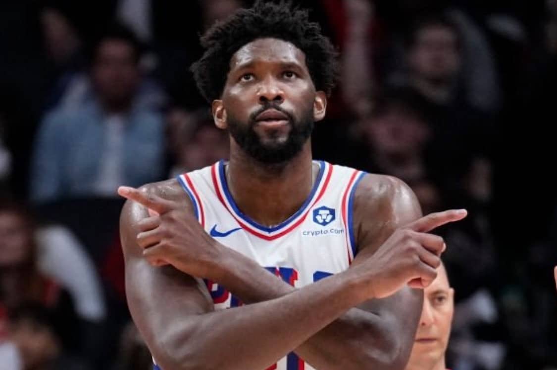 Embiid tuvo un altercado con un columnista en el vestuario después de la derrota de los 76ers ante los Grizzlies.