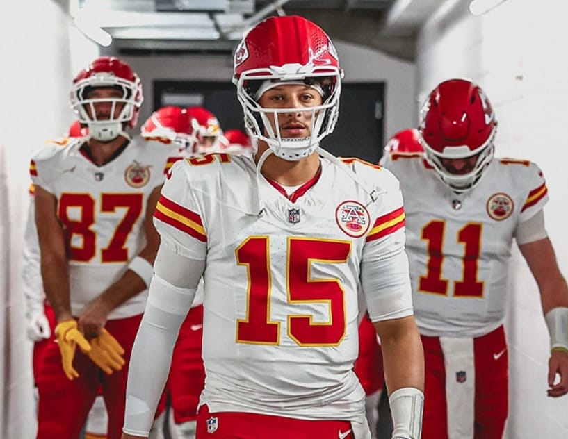 Patrick Mahomes y los Chiefs siguen con paso perfecto.