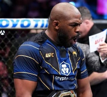 Jon jones de alista para pelear este sábado en Nueva York.