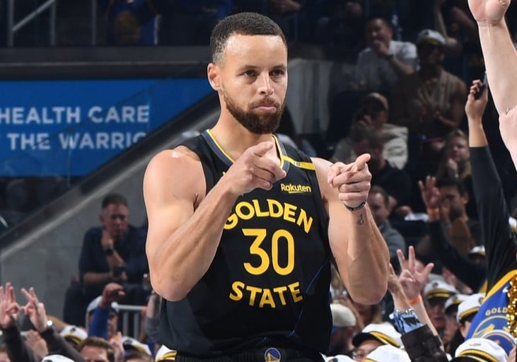 Stephen Curry sigue siendo la figura con los Warriors.