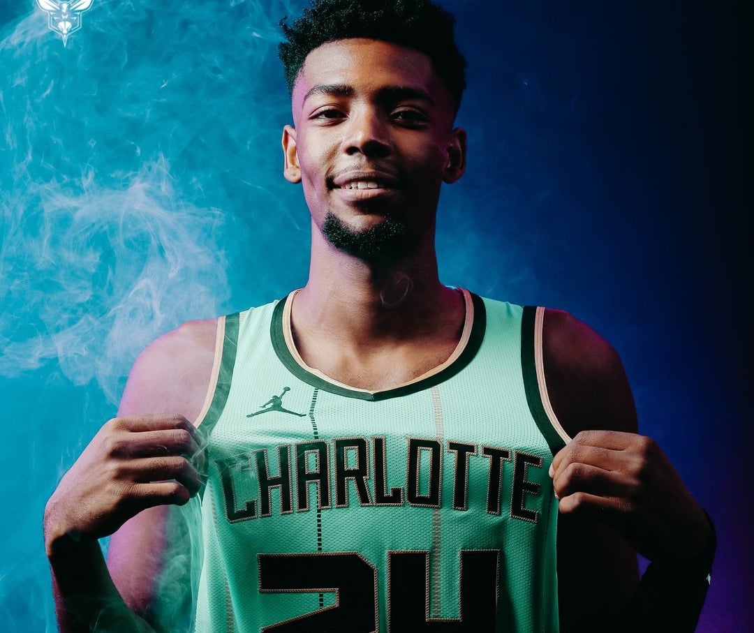 Los Charlotte Hornets reciben este sábado en casa a los Bucks.