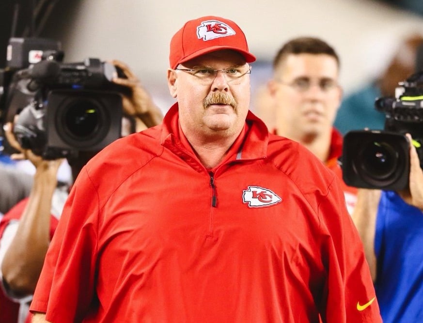 Andy Reid, coach de los Chiefs, encabeza la lista de los entrenadores con mejores salarios en el deporte de Estados Unidos.