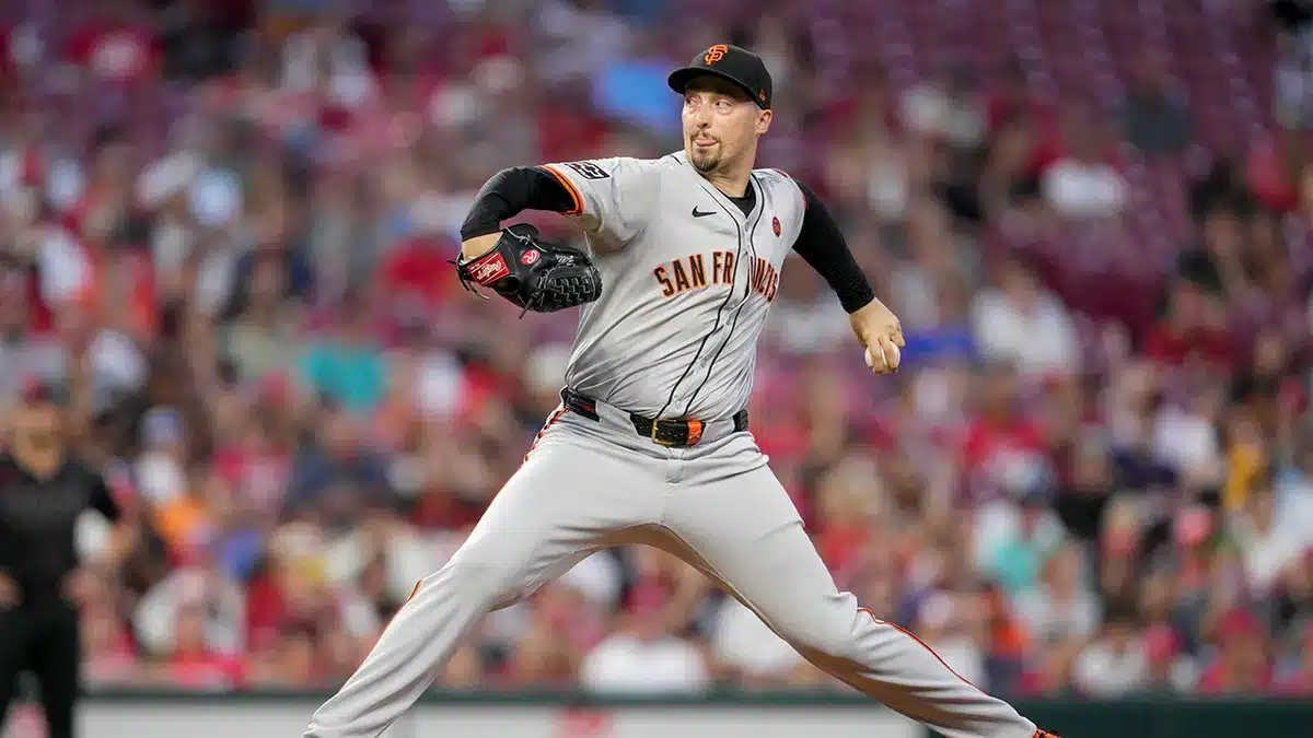 BLAKE SNELL LANZANDO PARA LOS GIANTS