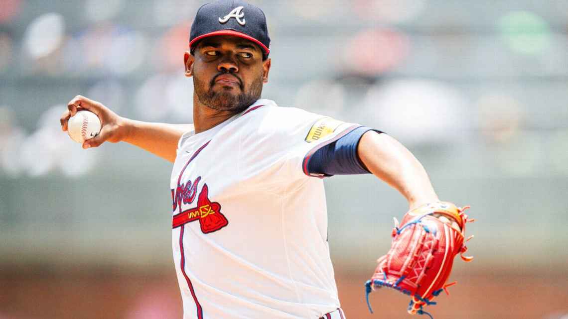 REYNALDO LÓPEZ CONTINUARÁ SU CARRERA CONLOS BRAVES