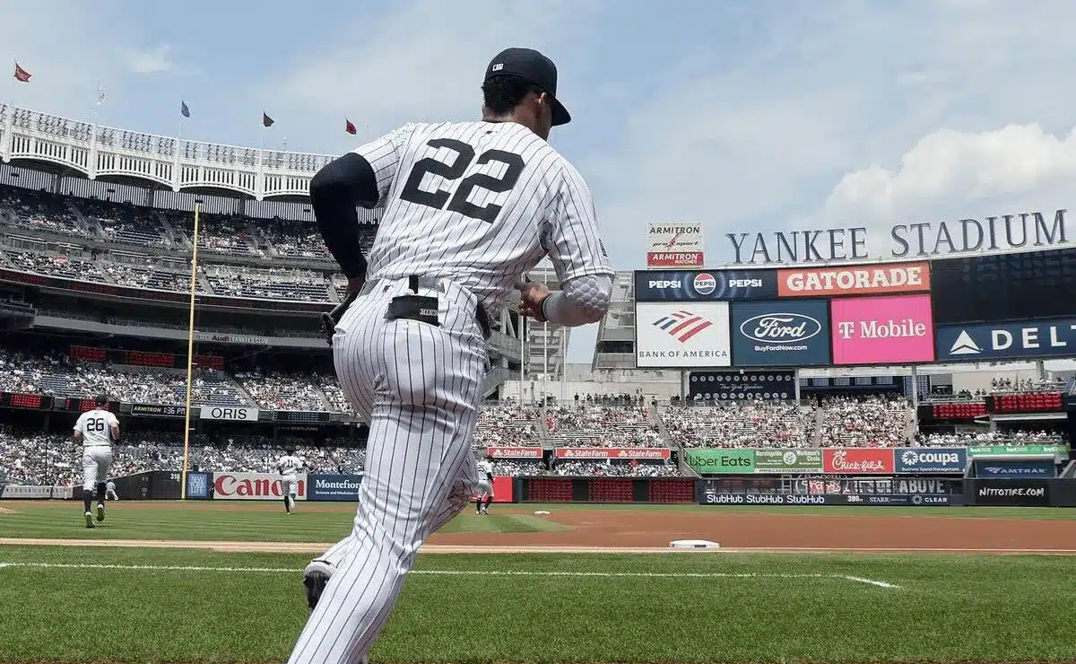 JUAN SOTO ENTRA AL CAMPO DE LOS YANKEES