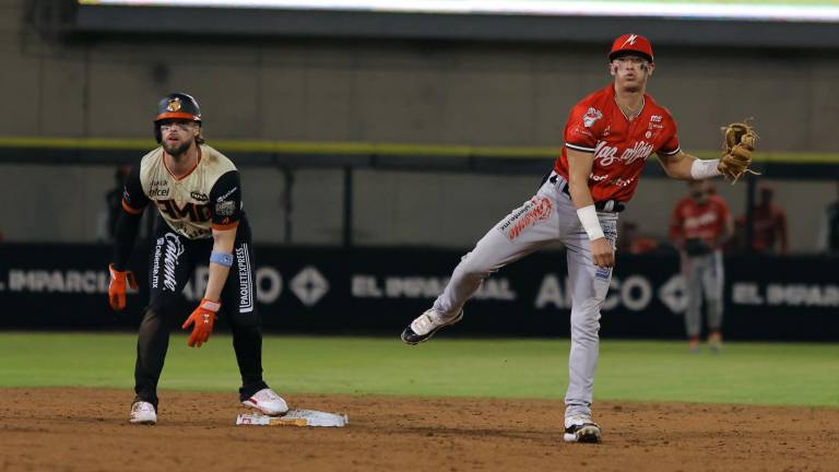 VENADOS HACE JUGADA DE DOBLE PLAY