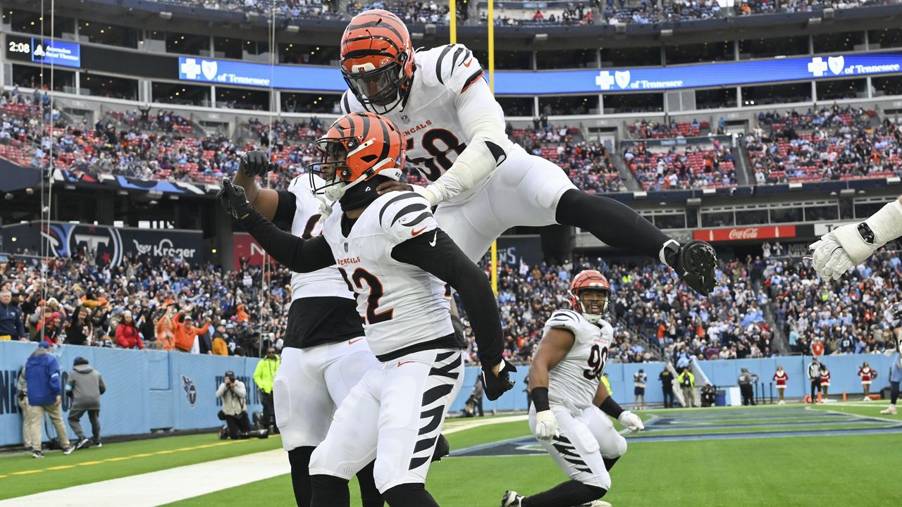 BENGALS VENCEN A TITANS