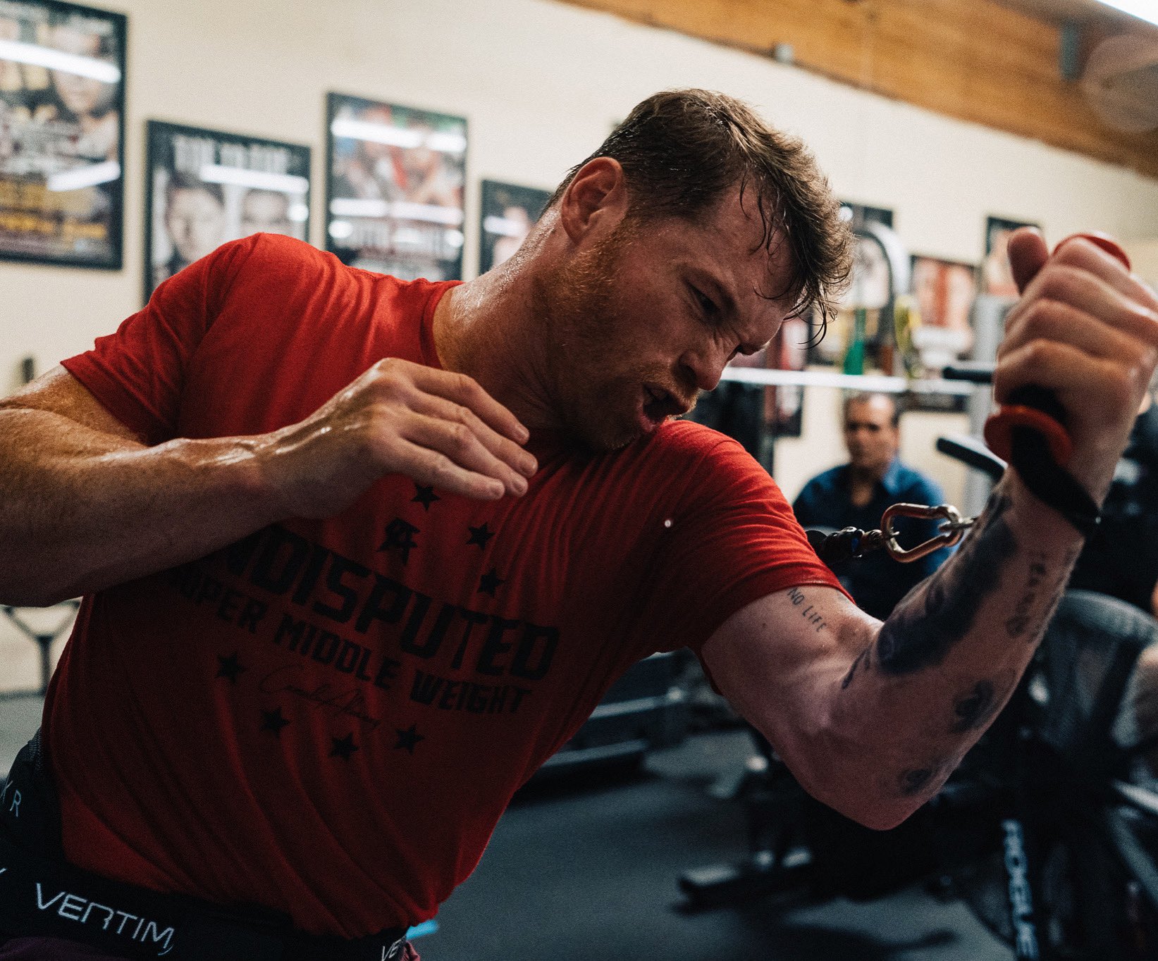 Saúl 'Canelo' Álvarez en entrenamiento en su gimnasio.