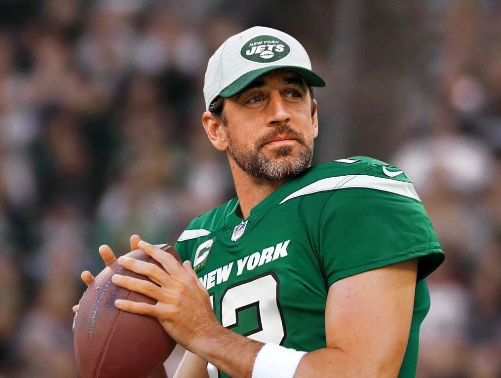 Los Jets mantienen a Aaron Rodgers como su quarterback titular pese a dificultades.