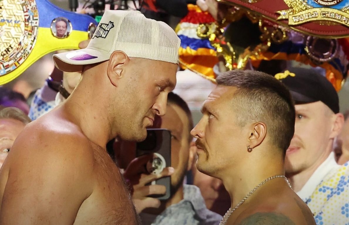 Tyson Fury y Oleksandr Usyk dieron el peso para su pelea de mañana.