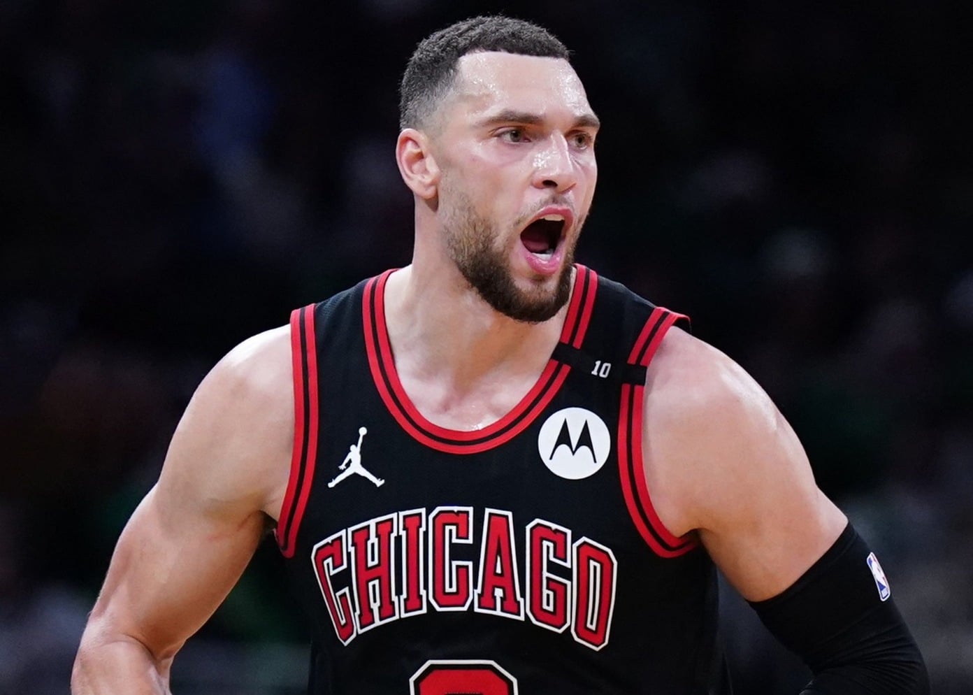 Los Nuggets buscan a Zach LaVine para ayudar a Jokic.