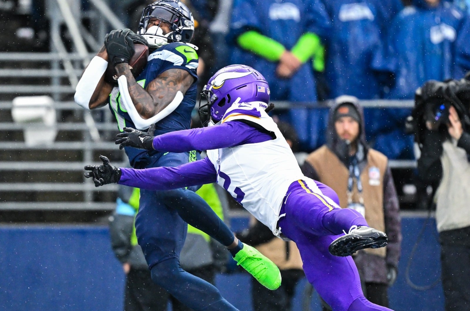 Geno Smith en una excelente atrapada ante los Vikings.