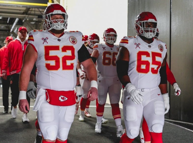 Chiefs no dice si va con titulares al final de campaña regular.