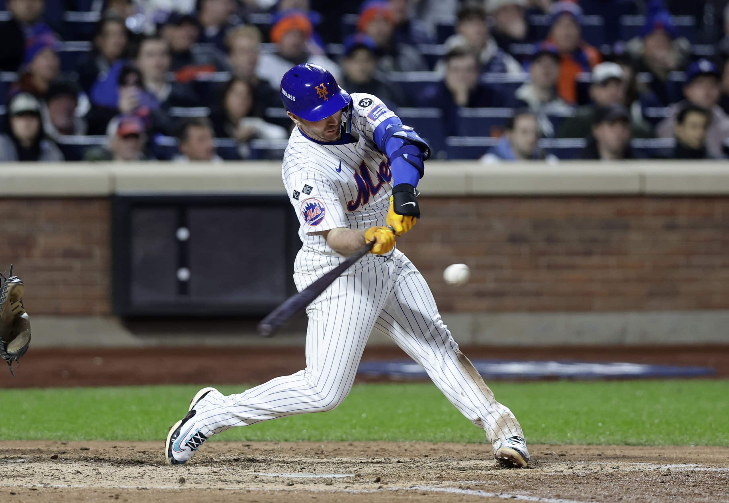 PETE ALONSO SIGUE SIN CONTRAT