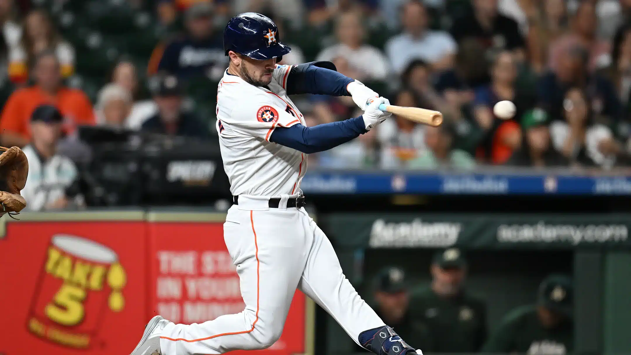 ALEX BREGMAN PEGÓ DOBLETE