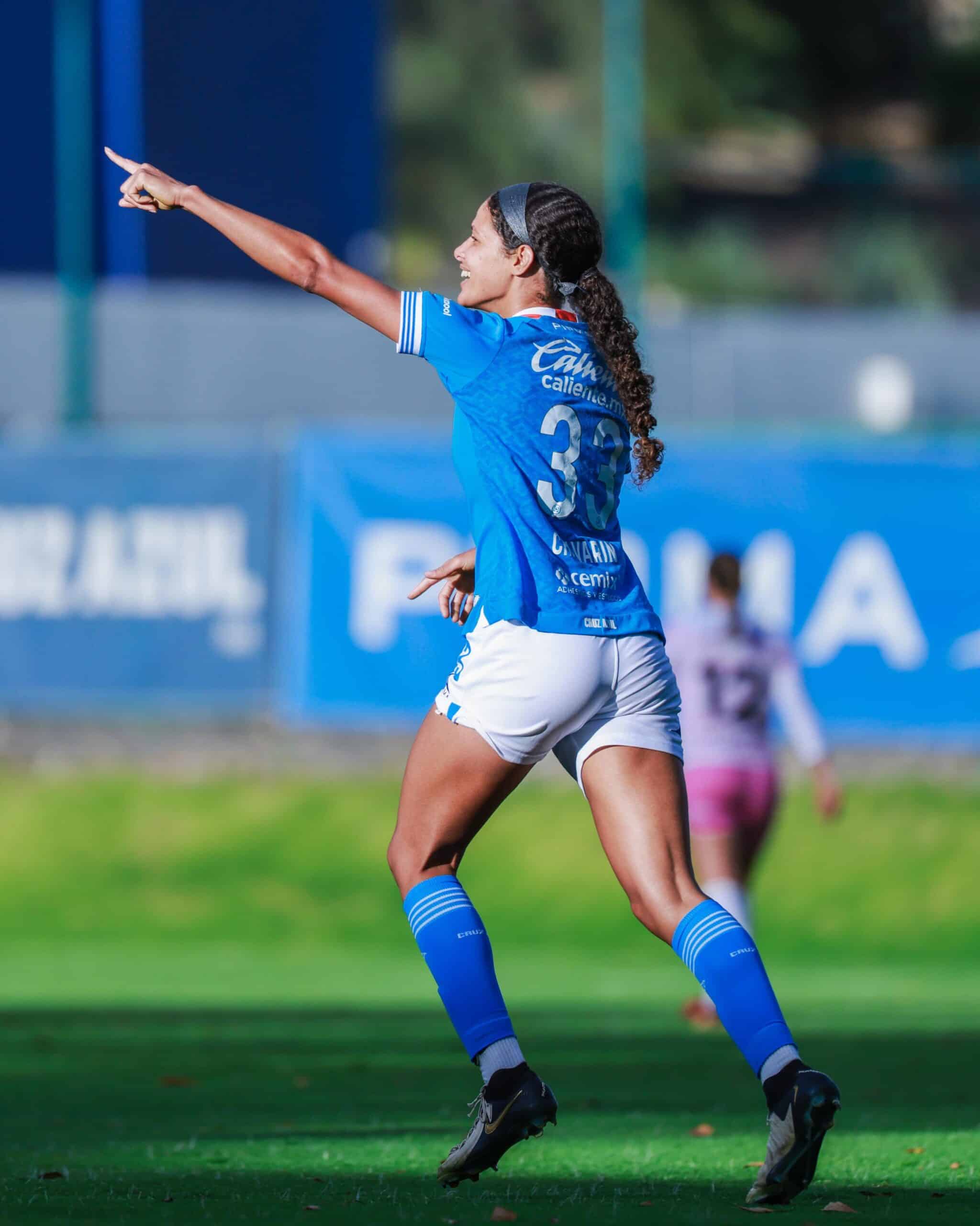 AERIAL CHAVARIN CRUZ AZUL J2 CL2025