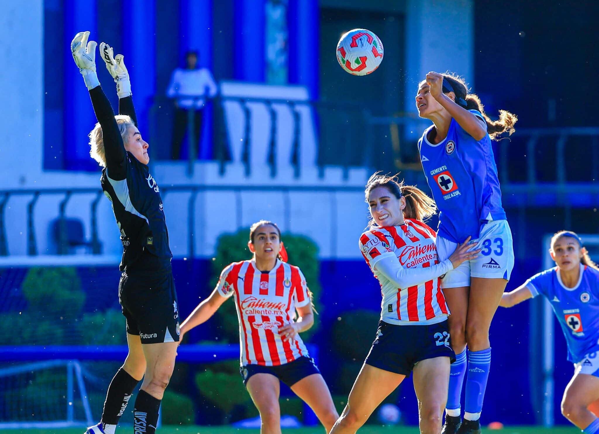 CRUZ AZUL FEMENIL VS CHIVA CL2025