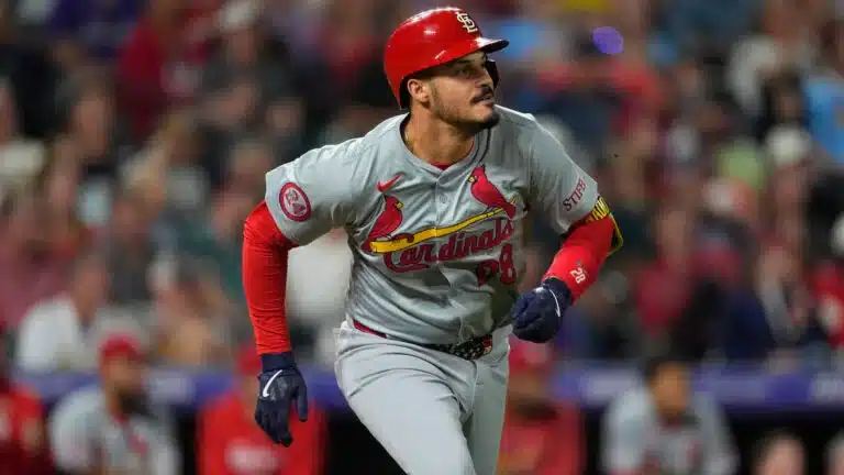 ARENADO CONECTÓ UN CABLE CON LOS CARDINALS