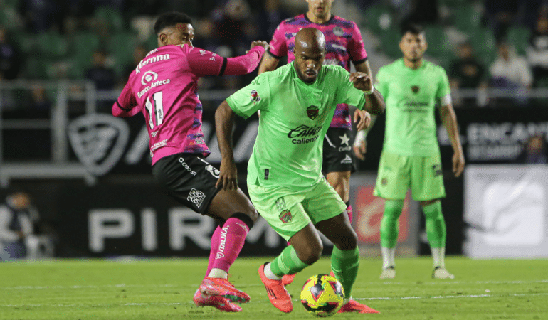 JUAREZ Y MAZATLÁN PELEAN EL BALÓN