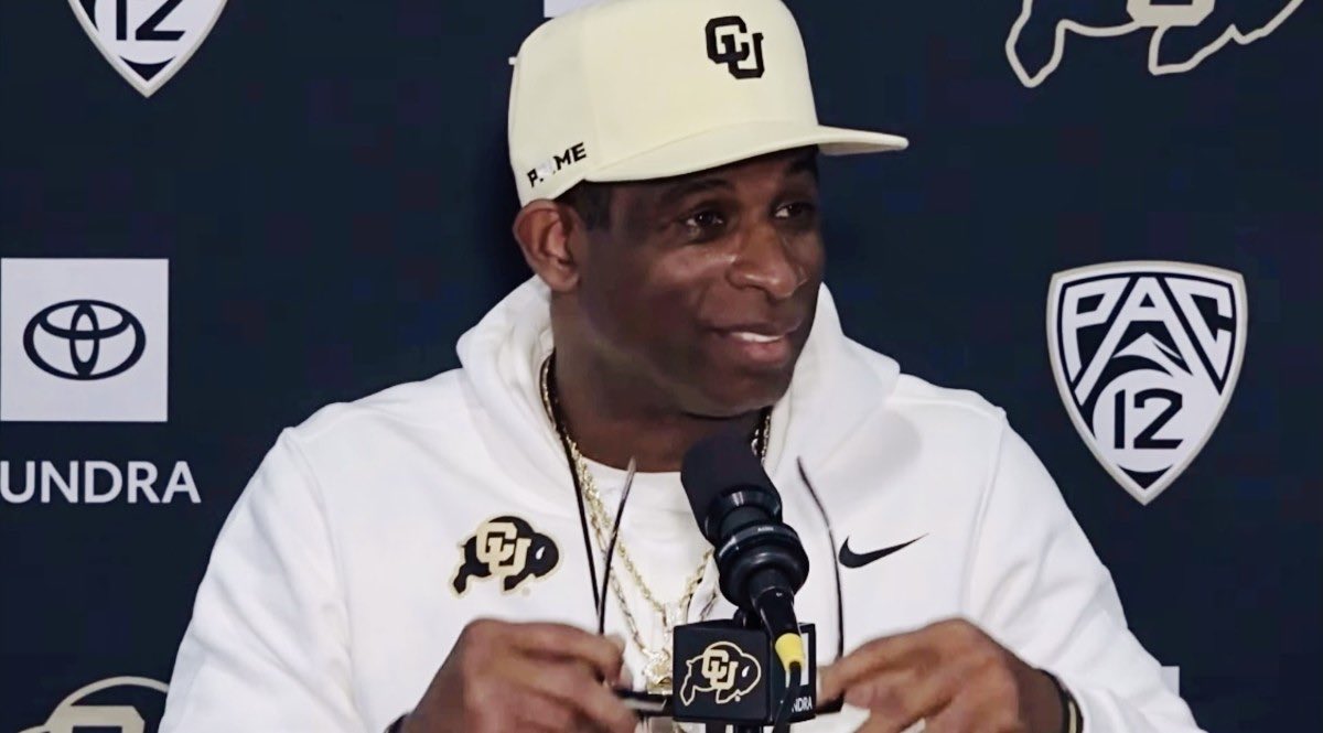 Deion Sanders duda sobre ser el próximo entrenador de los Cowboys.