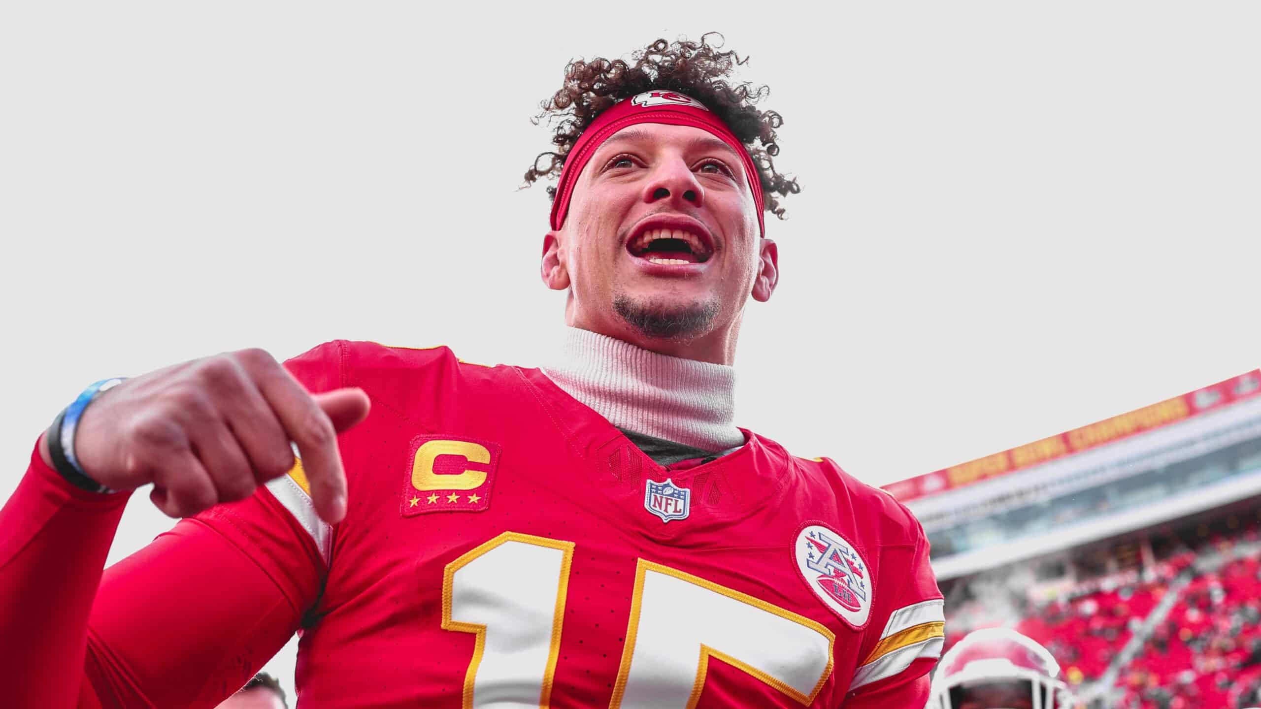 El mariscal de campo de los Chiefs, Patrick Mahomes, ha crecido y madurado a lo largo de los años, tanto dentro como fuera del campo.