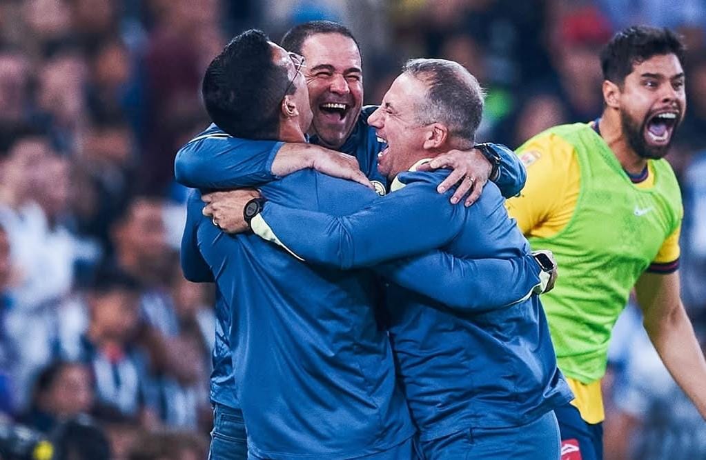 ANDRÉ JARDINE Y SU CUERPO TÉCNICO SIGUE FIRME AL FRENTE DEL CLUB AMÉRICA DE CARA AL TORNEO CLAUSURA 2025