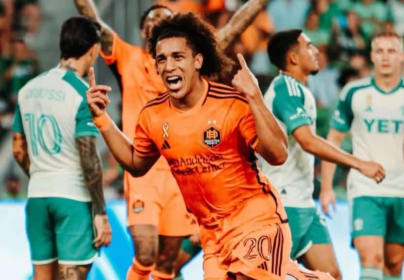 ADALBERTO CARRASQUILLA VIENE DE SER UN IMPORTANTE JUGADOR DEL DYNAMO DE HOUSTON EN LA MLS