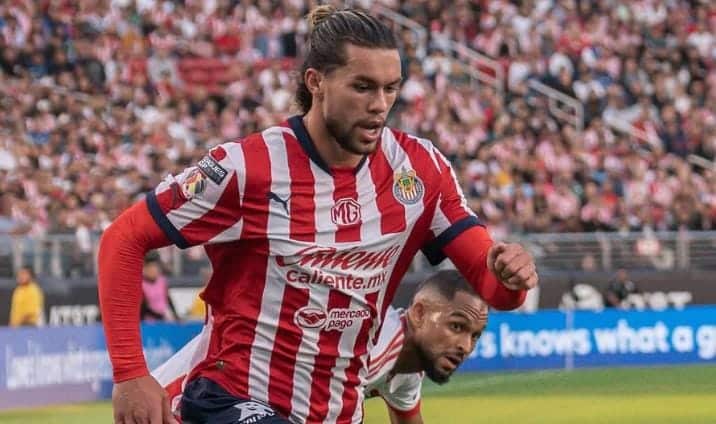 CADE COWELL LOS JUGADORES MÁS DESTACADOS DE LA TEMPORADA ANTERIOR DE CHIVAS POR LO QUE SORPRENDE SU AUSENCIA FRENTE AL NECAXA