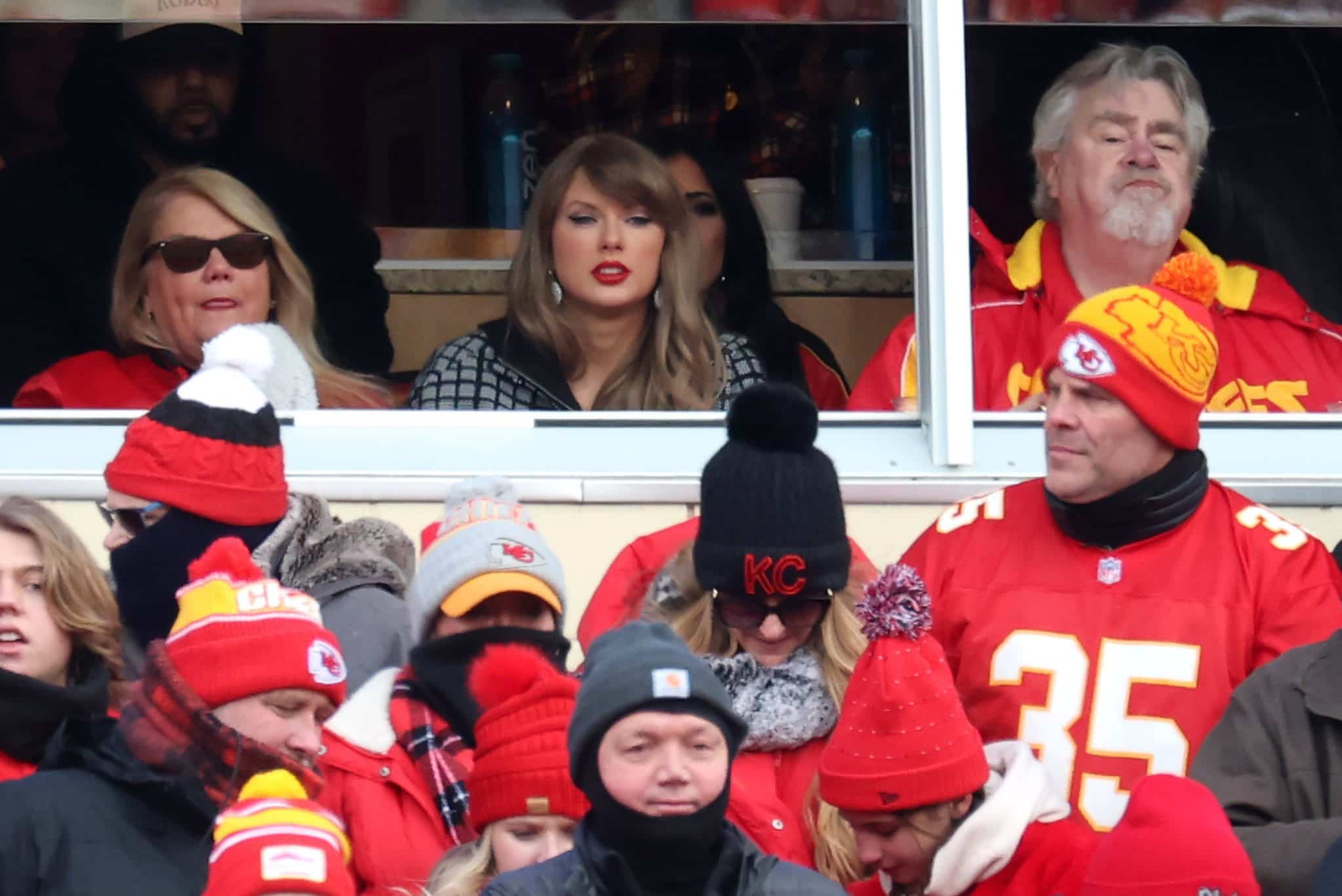 TAYLOR SWIFT KANSAS CITY CHIEFS 2024