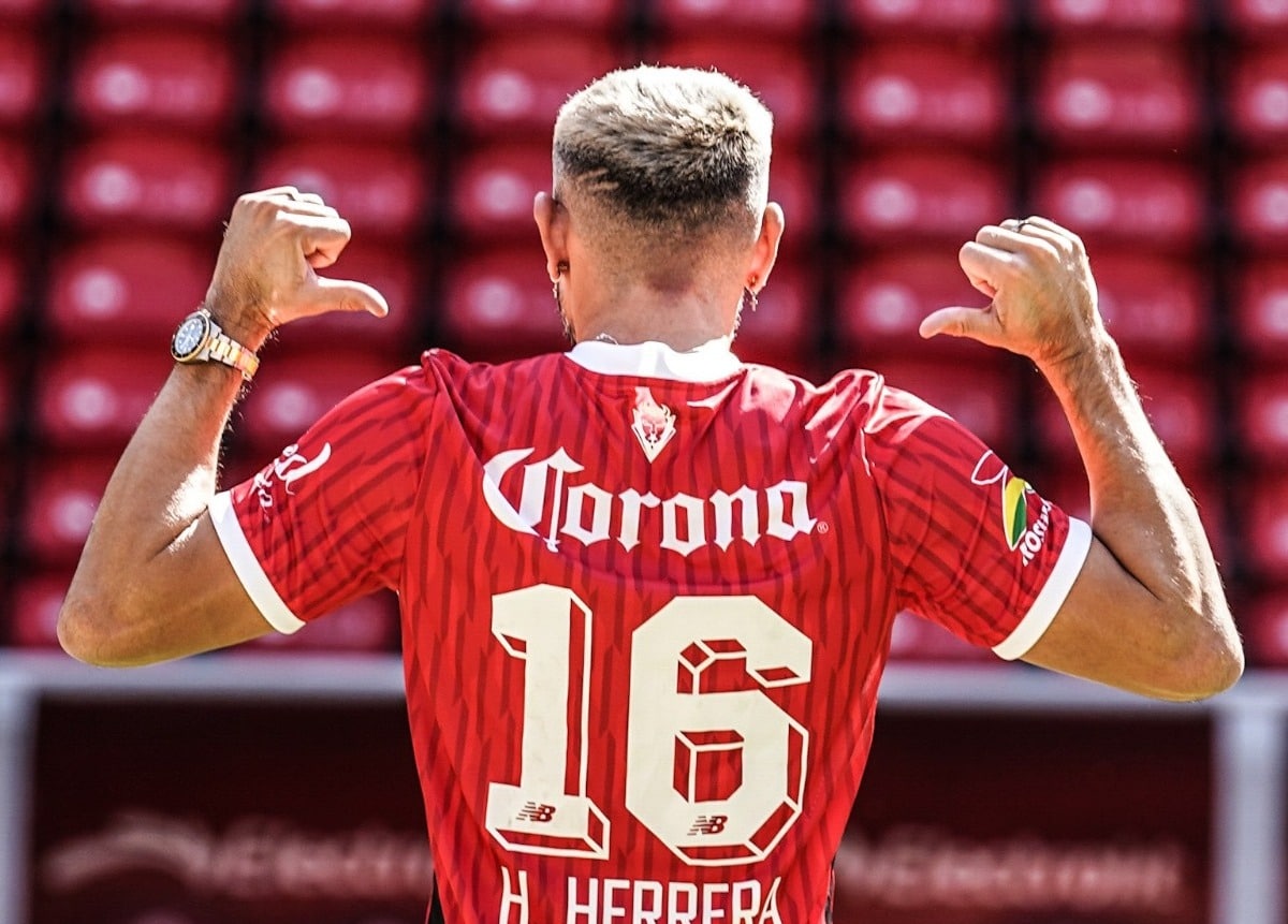 Toluca anunció a Héctor Herrera como nuevo refuerzo para el Clausura 2025.