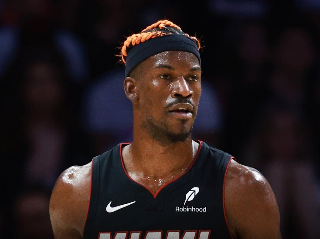 Miami Heat Suspenden a Jimmy Butler por 7 partidos mientras buscan su traspaso.