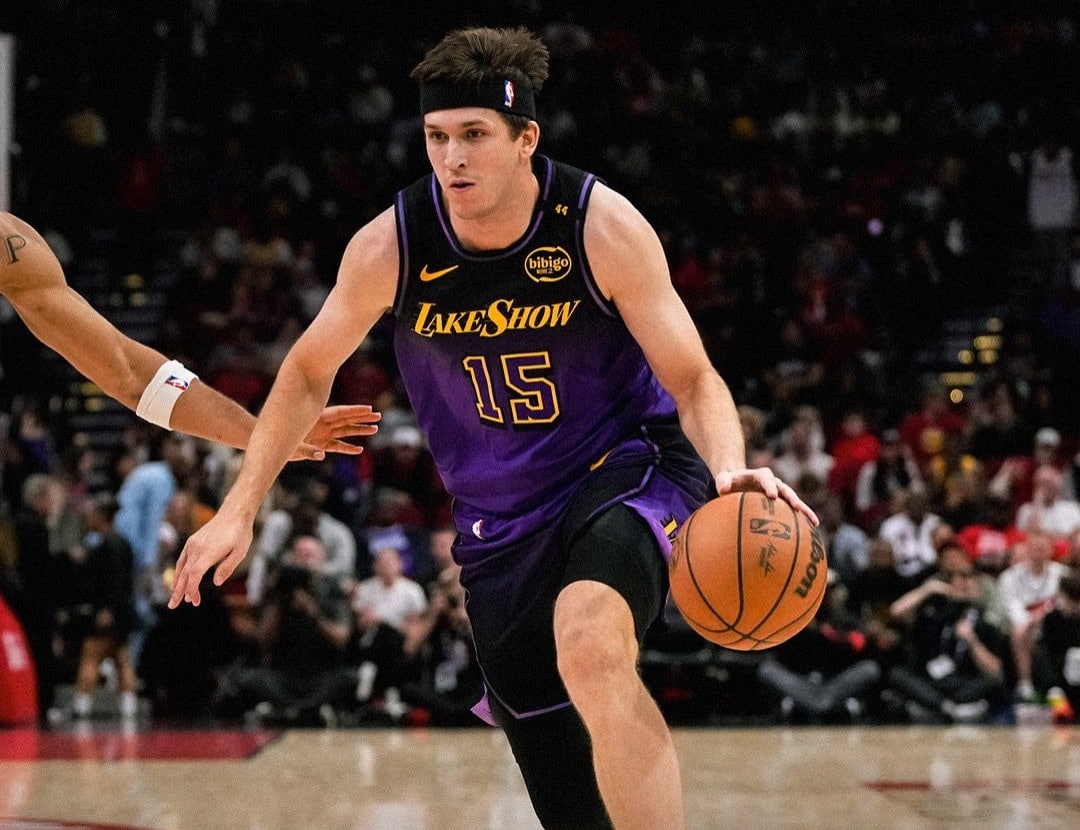 Los Lakers se meten a la duela de los Mavericks este martes.