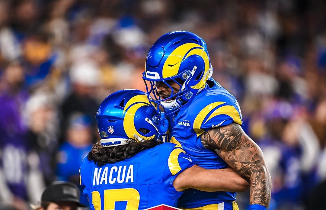 Los Rams igualan su récord de playoffs con 9 capturas en una victoria dominante en la ronda de comodines.