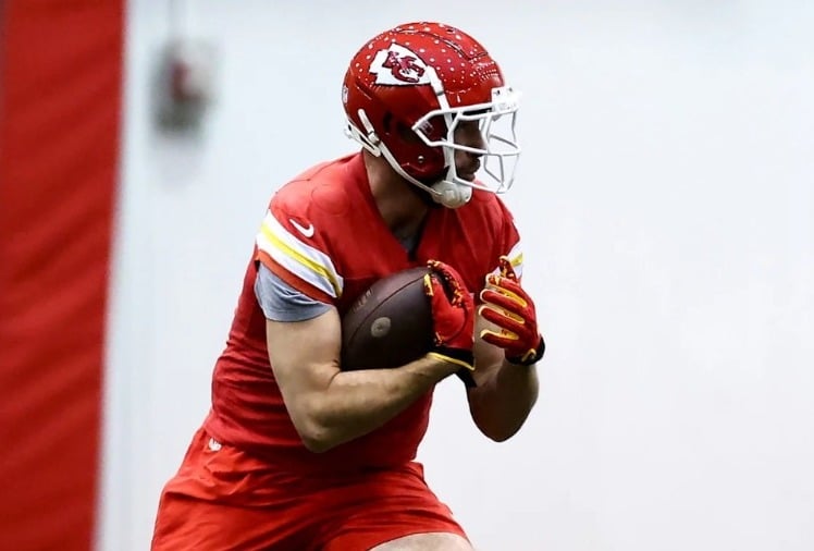 Travis Kelce hoy en la práctica para el Campeonato de la AFC.