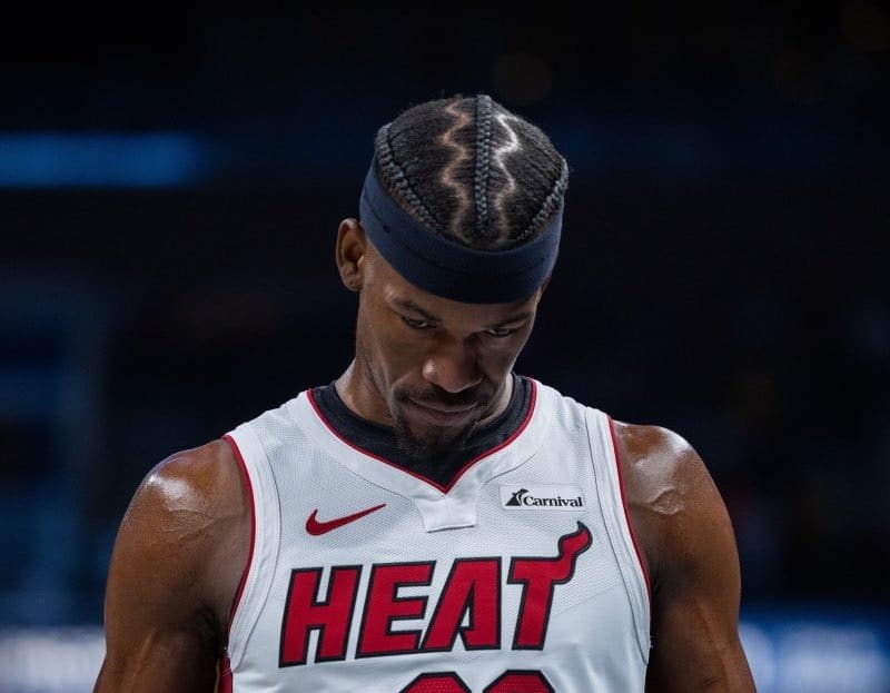 iami Heat suspenderán a Jimmy Butler por tiempo indefinido, dijeron fuentes a ESPN.