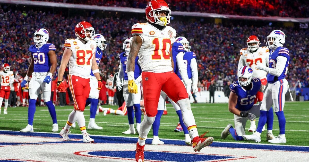 NFL LOS KANSAS CITY CHIEFS DERROTAN A LOS BUFFALO BILLS Y SE