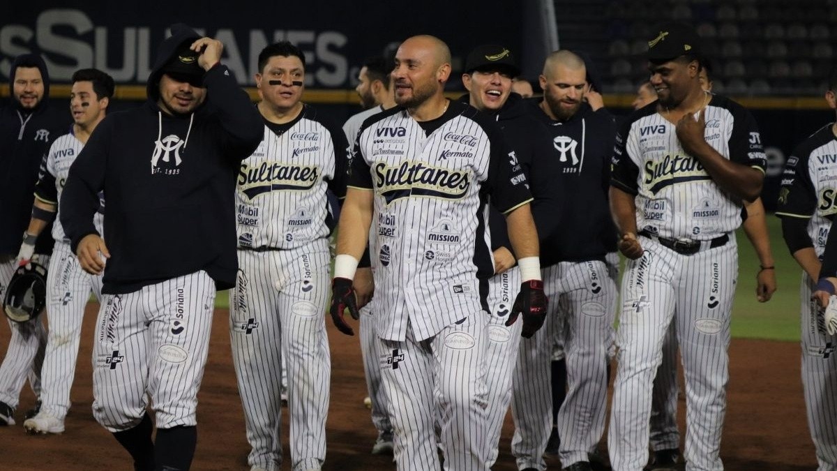 SULTANES DE MONTERREY CELEBRA LA VICTORIA