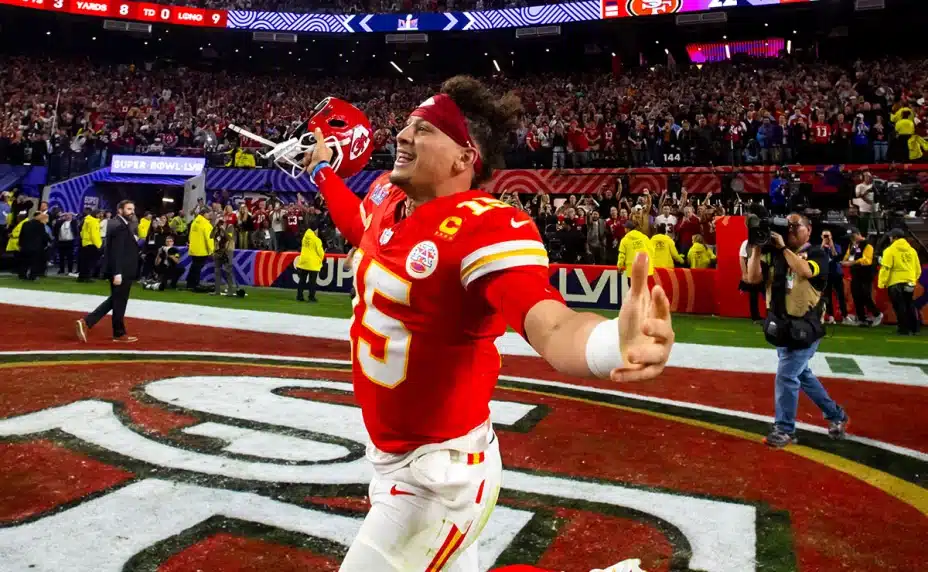 PATRICK MAHOMES CERCA DE IGUALAR A LOS MEJORES DEL DEPORTE