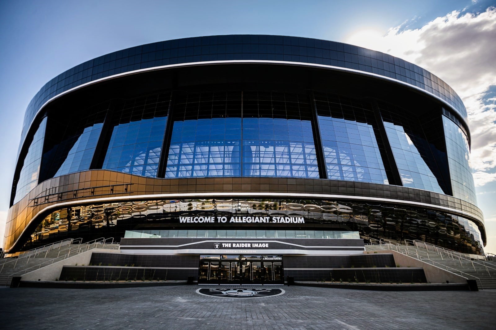 Canelo Álvarez vs Terence Crawford será en el Allegiant Stadium, según The Ring.