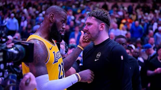 LeBron James y Luka Doncic previo a jugar juntos.