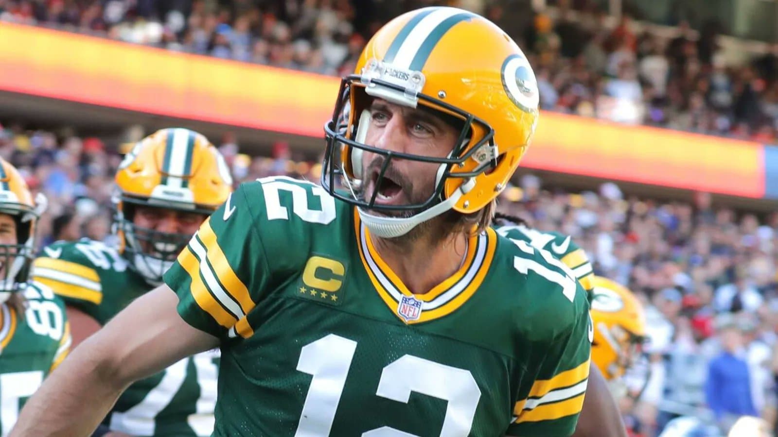 Los Jets le han informado a Aaron Rodgers que se moverán en una dirección diferente en la posición de mariscal de campo.